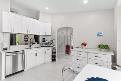 8207 Westmont Terrace Drive, Lakeland, FL 33810 - Photo 8