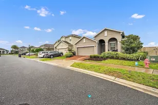 189 Trinity Ridge Cir, Davenport, FL 33897 - Photo 2