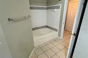 6412 Queens Borough Ave, Orlando, FL 32835 - Photo 16