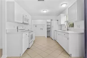 1923 Bonneville Dr, Orlando, FL 32826 - Photo 2