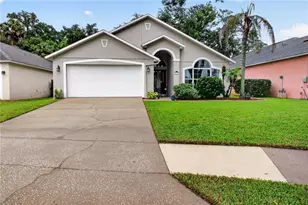 195 Brushcreek Dr, Sanford, FL 32771 - Photo 2