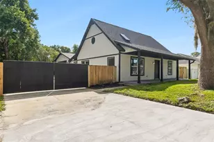 2713 Victory Palm Dr, Edgewater, FL 32141 - Photo 1