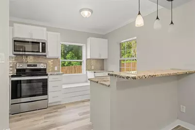 205 E Fountain Street, Fruitland Park, FL 34731 - Photo 10