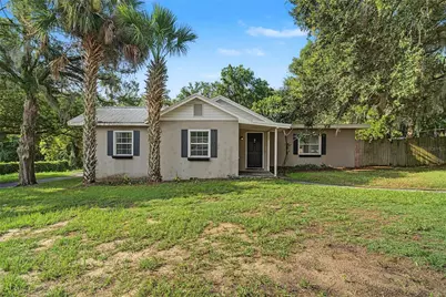205 E Fountain Street, Fruitland Park, FL 34731 - Photo 2