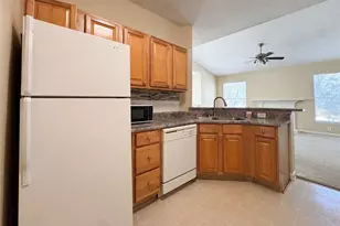 10561 Villa View Cir, Tampa, FL 33647 - Photo 8
