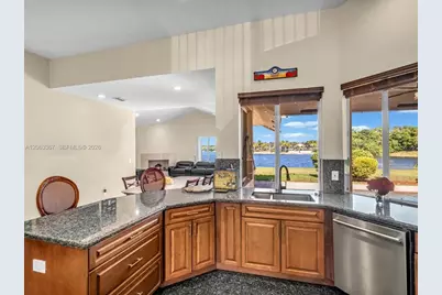 2710 Walkers Way, Weston, FL 33331 - Photo 22