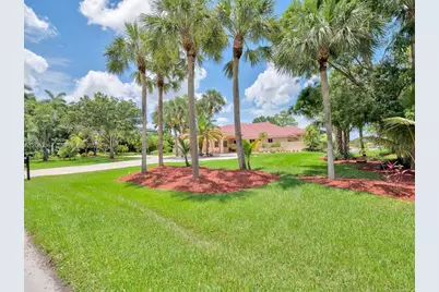 2710 Walkers Way, Weston, FL 33331 - Photo 2