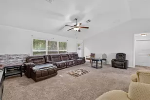702 Chelsea Ave, Fruitland Park, FL 34731 - Photo 6