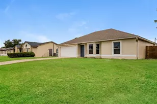2729 Gramercy Dr, Deltona, FL 32738 - Photo 2