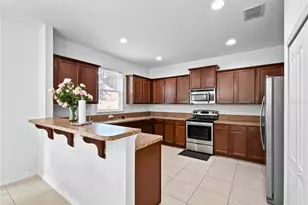 16100 Yelloweyed Dr, Clermont, FL 34714 - Photo 4