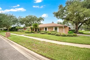 231 White Oak Cir, Maitland, FL 32751 - Photo 4