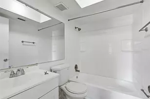 2151 S Ivey Ln, Orlando, FL 32811 - Photo 24