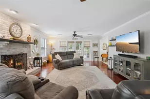 290 Manor Oaks Ct, Sanford, FL 32771 - Photo 10