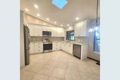2805 Lake Tohopekaliga Boulevard, Kissimmee, FL 34746 - Photo 2