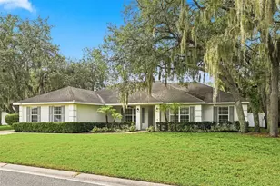 1845 Farrington Dr, Lakeland, FL 33809 - Photo 2
