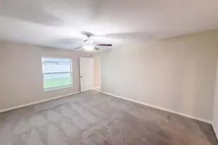 39693 Harvest Creek Ln, Zephyrhills, FL 33540 - Photo 18