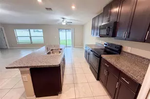 39693 Harvest Creek Ln, Zephyrhills, FL 33540 - Photo 8