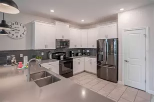 2746 Oxymoron Wy, Kissimmee, FL 34746 - Photo 4