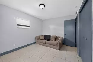 5005 Stolls Ave, Tampa, FL 33615 - Photo 10