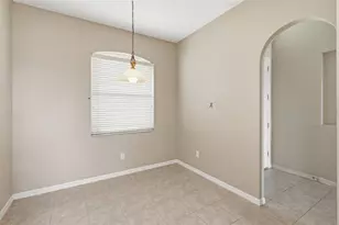 30718 Pumpkin Ridge Dr, Wesley Chapel, FL 33543 - Photo 10