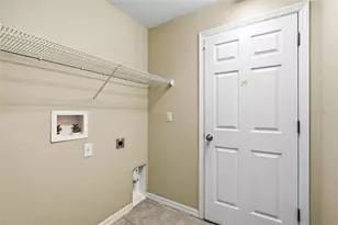 30718 Pumpkin Ridge Dr, Wesley Chapel, FL 33543 - Photo 32