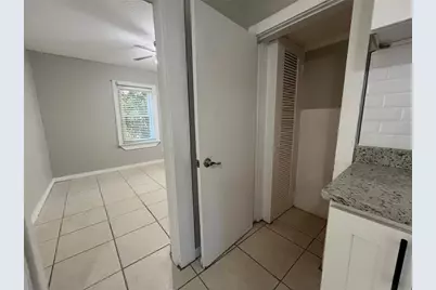 127 1/2 W Palmetto Avenue, Deland, FL 32720 - Photo 8