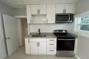 127 1/2 W Palmetto Ave, Deland, FL 32720 - Photo 4
