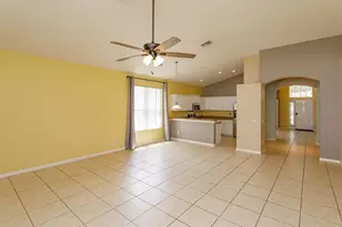 5537 Burlwood Dr, Orlando, FL 32810 - Photo 10
