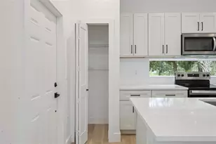 521 W Herriott Ave, Oakland, FL 34760 - Photo 14
