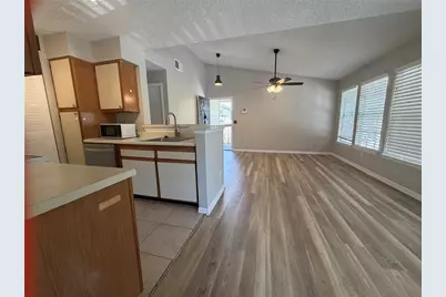 1087 S Hiawassee Road #422, Orlando, FL 32835 - Photo 2