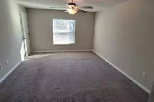 39934 Dawson Chase Dr, Zephyrhills, FL 33540 - Photo 4