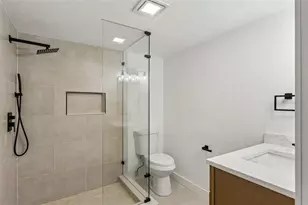 1910 Curry Ford Rd, Orlando, FL 32806 - Photo 16
