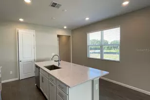 824 Blue Creek Dr, Haines City, FL 33844 - Photo 4