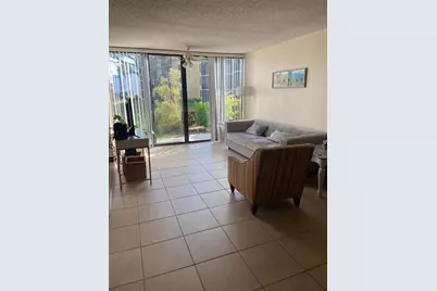 2424 W Tampa Bay Boulevard #L105, Tampa, FL 33607 - Photo 2
