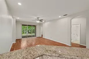 15536 Gannetglade Ln, Lithia, FL 33547 - Photo 8