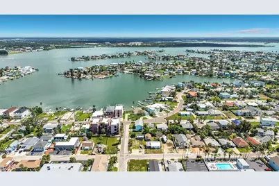 14065 Palm St, Madeira Beach, FL 33708 - Photo 6