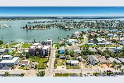 14065 Palm St, Madeira Beach, FL 33708 - Photo 8