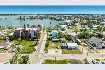 14065 Palm St, Madeira Beach, FL 33708 - Photo 10