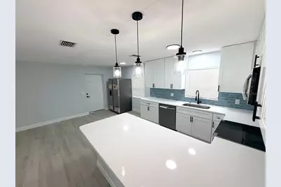445 NW 10th Avenue, Webster, FL 33597 - Photo 8