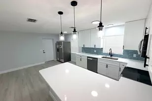 445 NW 10th Ave, Webster, FL 33597 - Photo 8