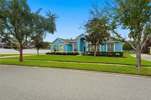 731 Divine Cir, Orlando, FL 32828 - Photo 2