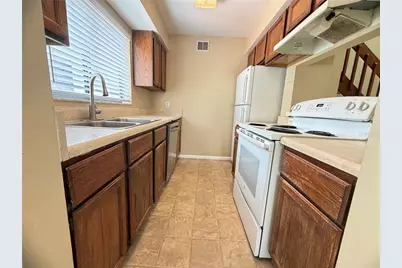 4714 Sutton Terrace, Orlando, FL 32811 - Photo 4