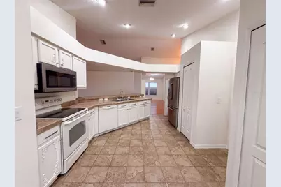 6941 Crown Lake Drive, Gibsonton, FL 33534 - Photo 2