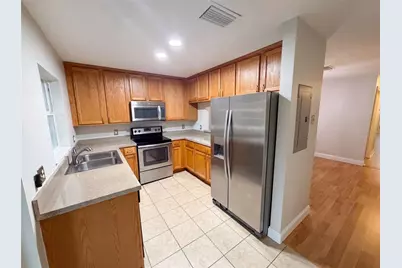 112 Coquina Bay Drive, Saint Petersburg, FL 33705 - Photo 2