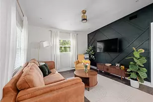 106 E Jinkins Cir, Sanford, FL 32773 - Photo 4