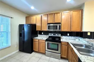 10832 Savannah Wood Dr, Orlando, FL 32832 - Photo 4