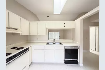 9911 Burl Way, Orlando, FL 32817 - Photo 6