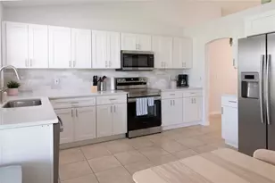 1085 Indian Ridge Trail E, Kissimmee, FL 34747 - Photo 4