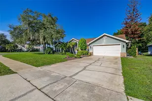 302 Oak Leaf Cir, Lake Mary, FL 32746 - Photo 2