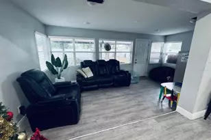 17 S Solandra Dr, Orlando, FL 32807 - Photo 2